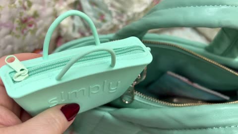 What's in my Kate Spade Quilted Leather Bag in Summer Rain.