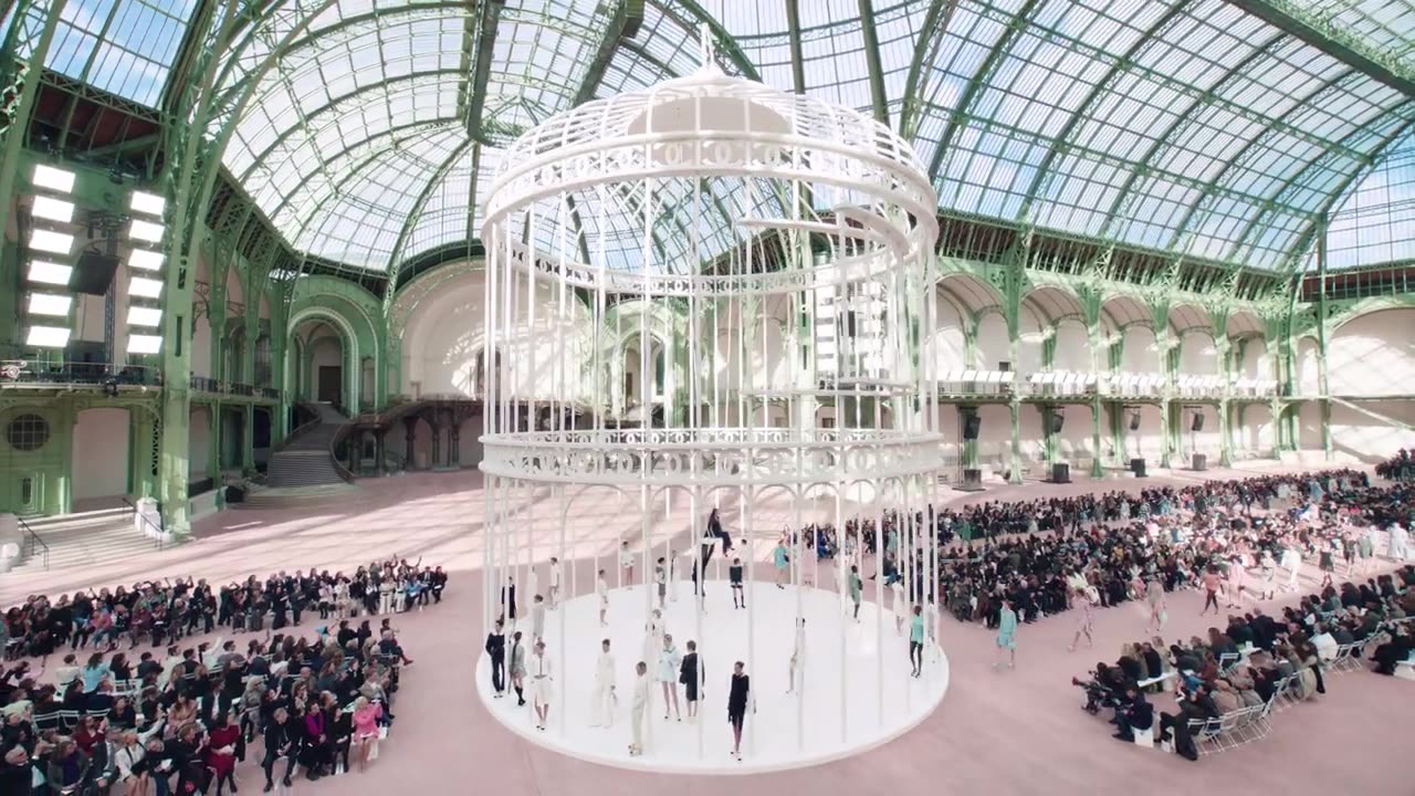 "CHANEL Spring-Summer 2025 Ready-to-Wear Show | Iconic Elegance Unveiled"