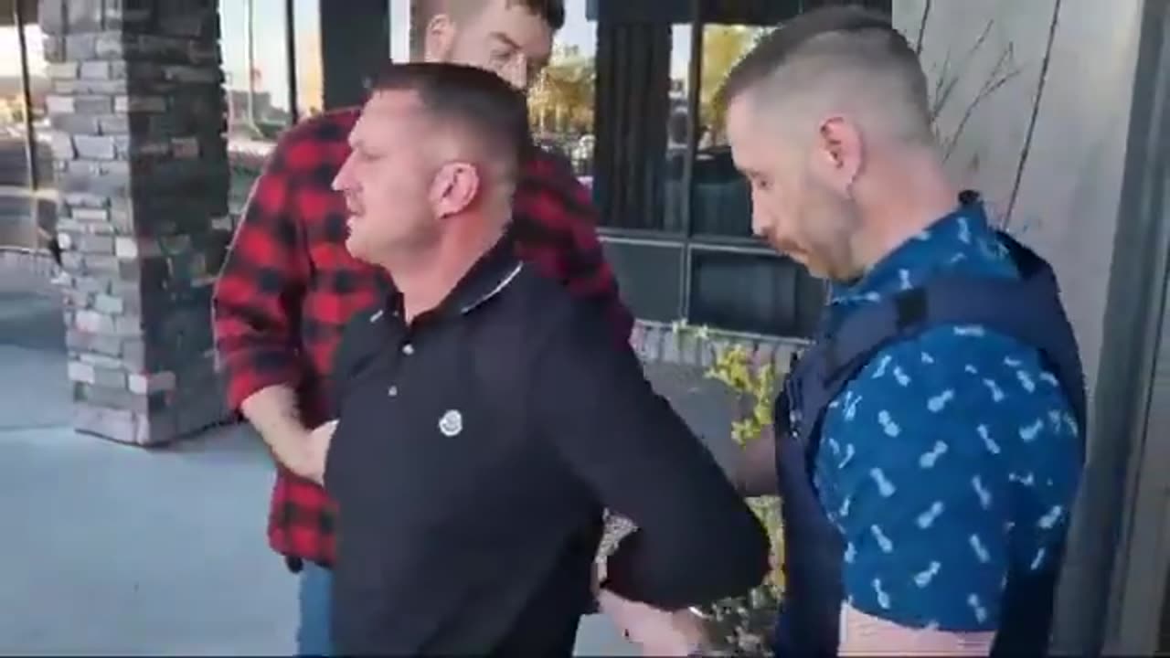 Tommy Robinson was arrested in Canada for...get this...being an illegal immigrant 🤣