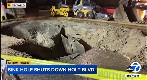 18-foot-deep sinkhole shuts down major Ontario street