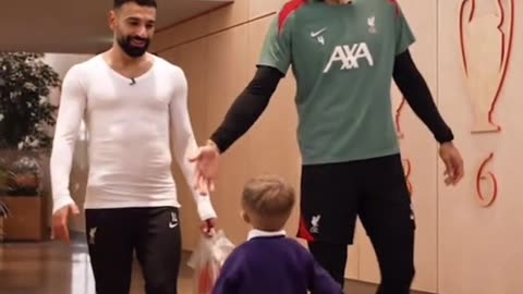 ISAAC MEETING HIS LIVERPOOL TEAM