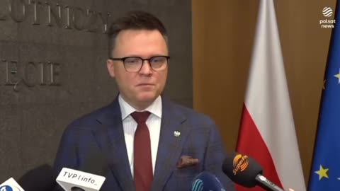 Mnie bardziej poniża fakt, że marszałkiem sejmu jest konferansjer z TVN, do tego