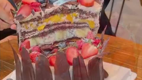 "Elegant Chocolate Berry Cake – Perfect for Special Occasions!"