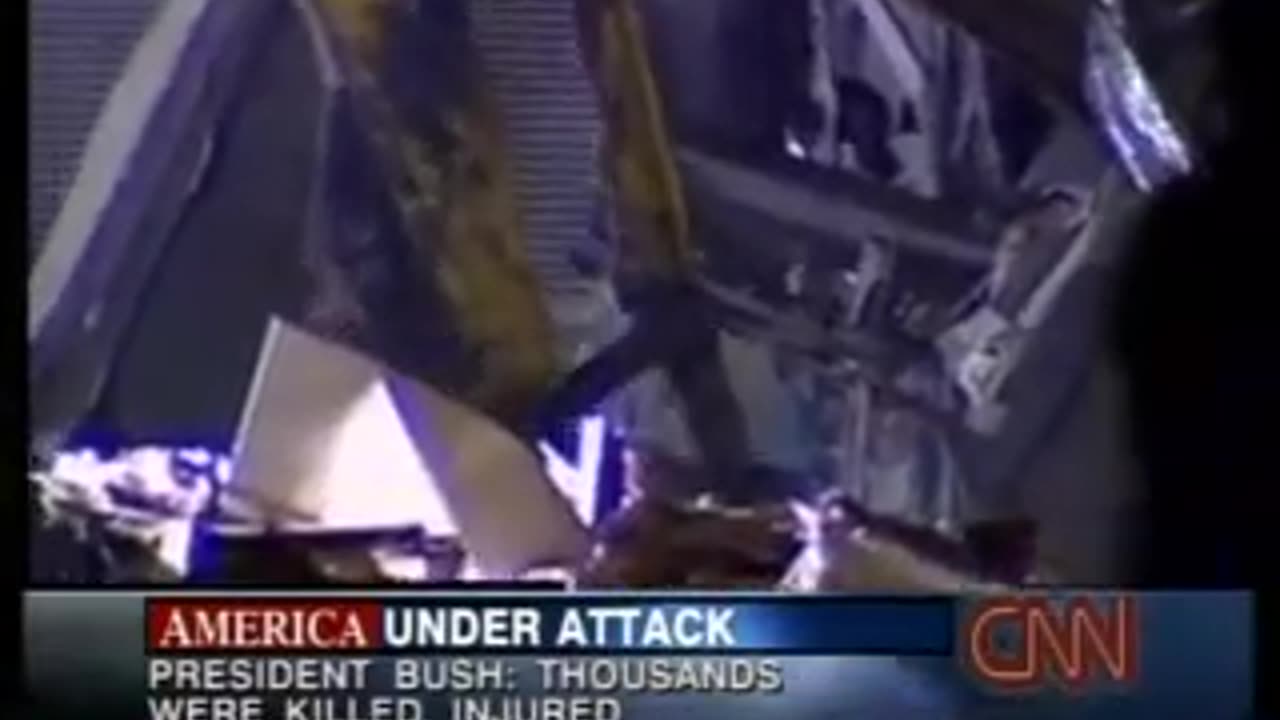 911 WTC 7 Aftermath Debris Pile Removal 500 - 530 am Sept 12 CNN (2)