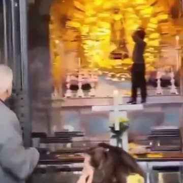 Afghan migrant attacks a church in Switzerland!