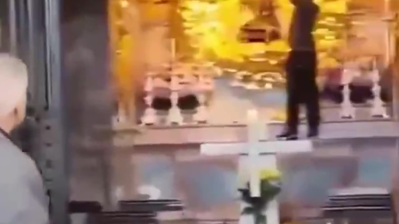 Afghan migrant attacks a church in Switzerland!