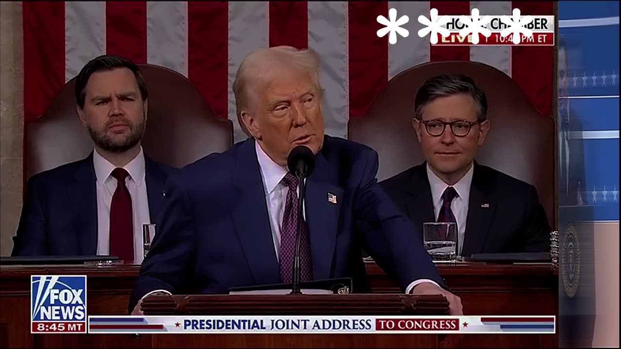 Trump goes off-script to OWN Elizabeth Warren in middle of speech