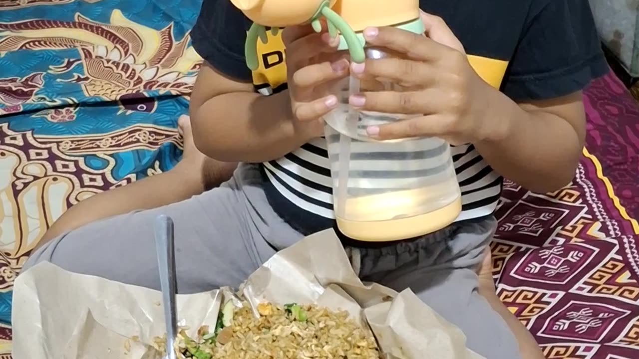 eating fried rice