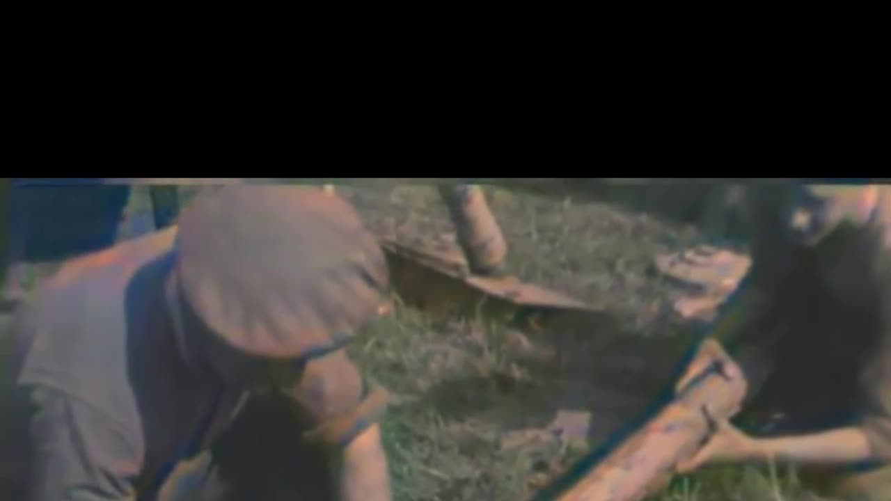 British troops with captured Panzerfaust #Colourized footage 🇬🇧 🔫 🎥