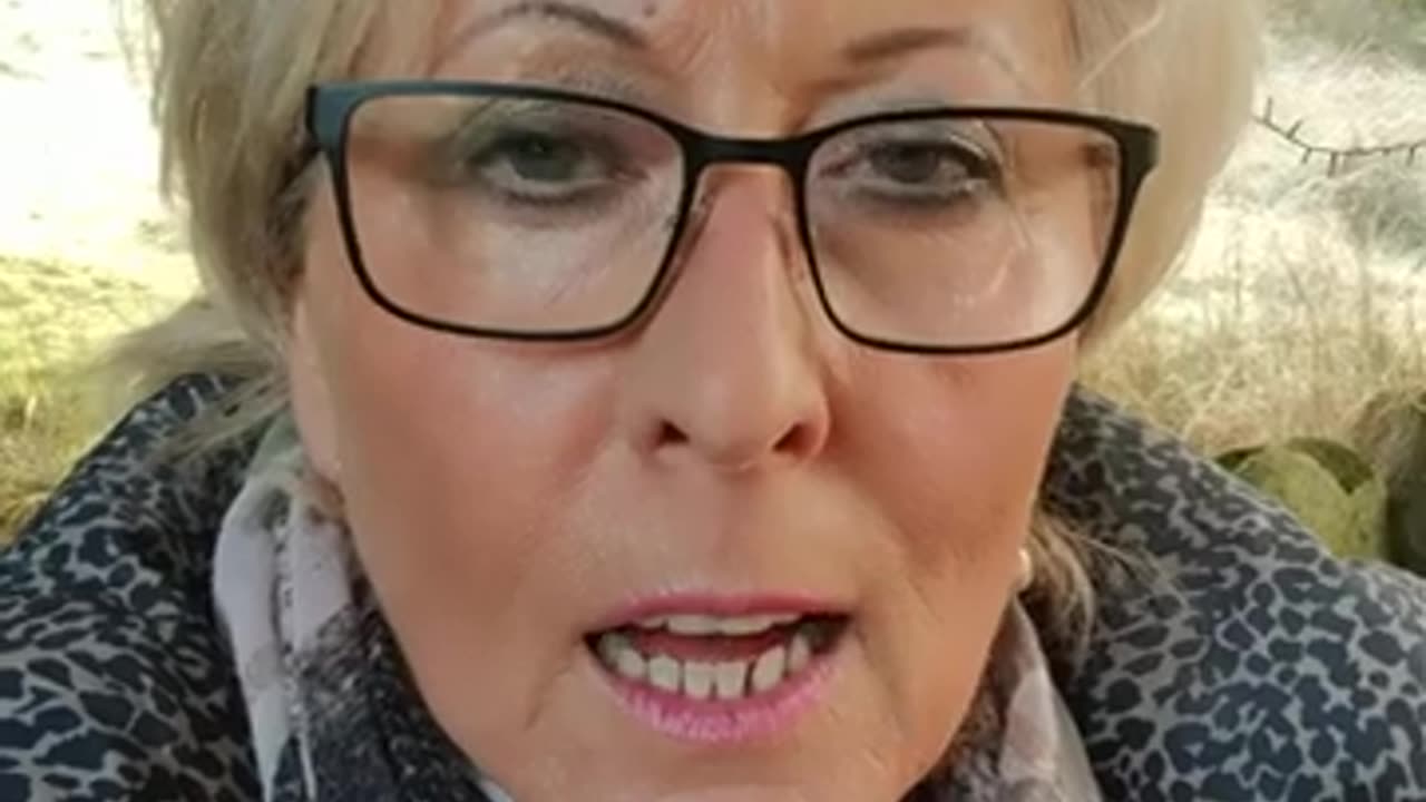 Threatening Jess Phillips MP - June Slater UK Politics Uncovered