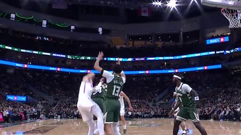 Giannis with the MONSTER BLOCK! 🚫 #Bucks #NBA