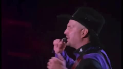 Garth Brooks - Friends In Low Places (Live In Ireland 1998)