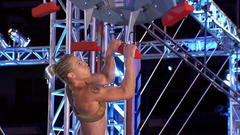 Jessie Graff Puts on a Show - American Ninja Warrior Qualifiers 2025