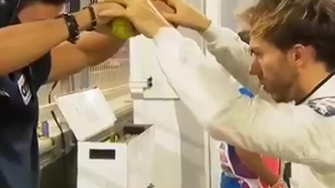 Why You’d NEVER Survive Driving an F1 Car!