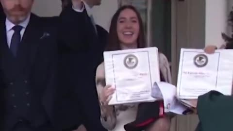 WATCH: Influencers Emerge From Oval Office Meeting With 'Phase 1' Binders