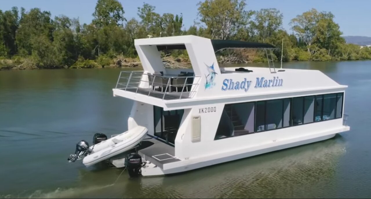 Custom 13m Houseboat | Standen Marine