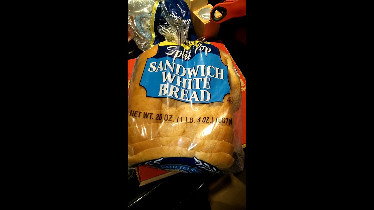 Eating Split Top Sandwich White Bread, Dbn, MI, 12/31/24