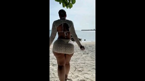 BEAUTIFUL DAY AT THE BEACH