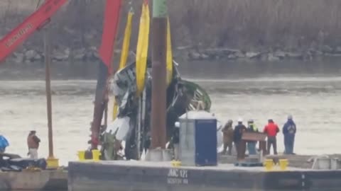 Large portion of American Airline jet, pulled from river after deadly air collision near DC