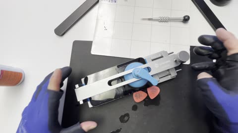 iPhone 13 Screen Replacement