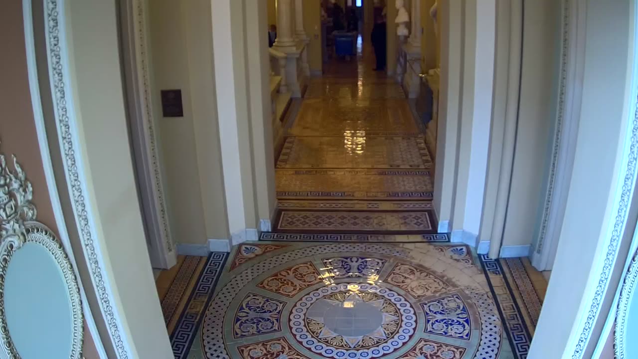 0205USCS02WestStairsnearS221_2021-01-06_12h00min01s660ms.mp4