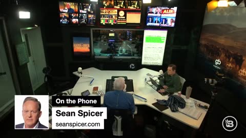 Sean Spicer Explains to Glenn Beck Why Trump Can Fire Anyone He Wants to Because of Joe Biden