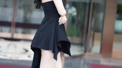 #Beautiful girl #Street shot #perfectoutfit #fashionstyle #perfectbeauty #fashiontrends