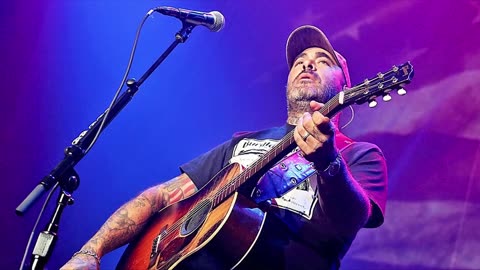 Aaron Lewis (Live & Acoustic)