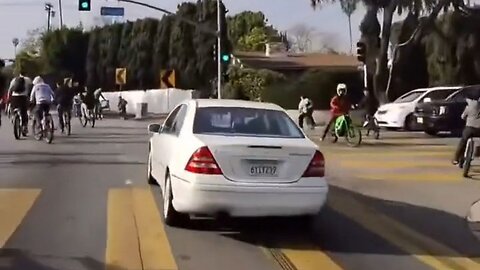 Man In LA Speeds Through Punks Blocking The Road, Driver Beaten And Car Destroyed Once They Find Him