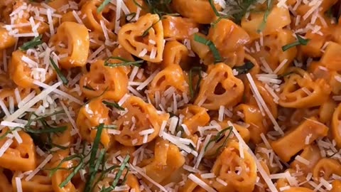 Super Easy Creamy Tomato PastaThis Creamy Tomato Pasta is not only delicious