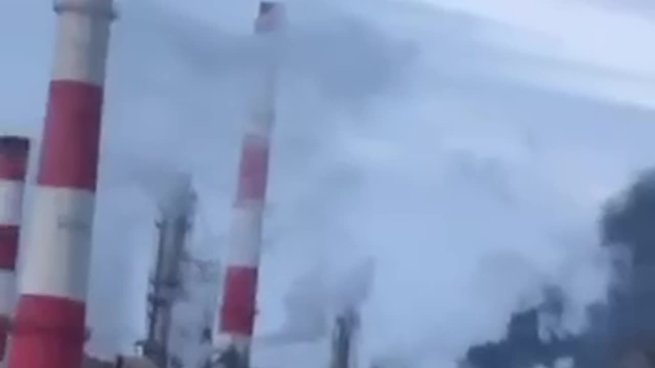 🔥❗️ Syzran Oil Refinery in the Samara region was attacked at night.