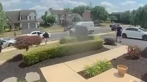 Reading Pennsylvania - 2 MEXICANS FIGHT over who STEALS package FIRST