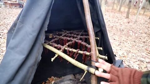 PRIMITIVE SURVIVAL, Expedient, How to Preserve Jerked Meat With Smoke