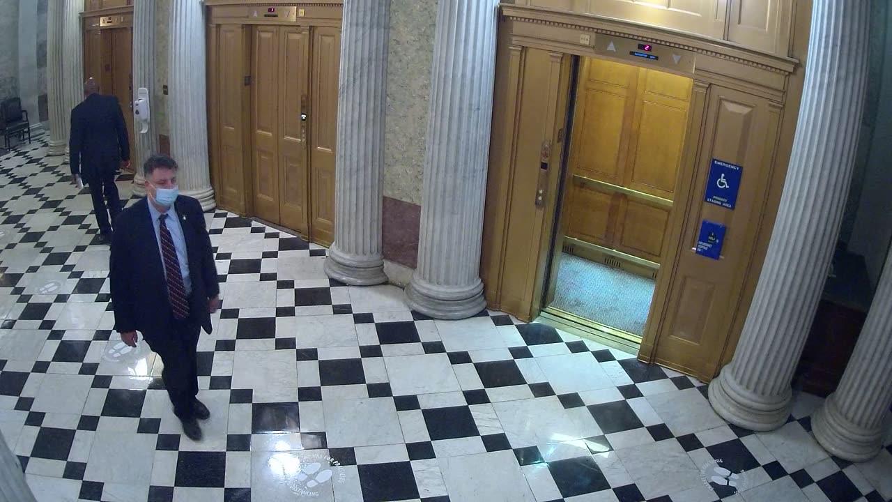 0211USCS02UpperSenDoorElevators_2021-01-06_22h51min59s297ms.mp4