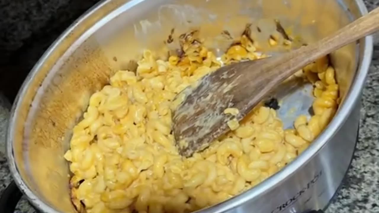 PLZ watch this whole video for A good ass laugh. Can't make this up