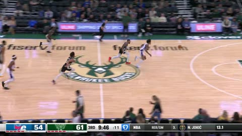 NBA - Tyrese Maxey with the tip-drill assist!