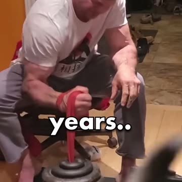 GIRTH vs LENGTH 😎 Devon's CRAZY TRAINING #armwrestling #shorts #forearmworkout