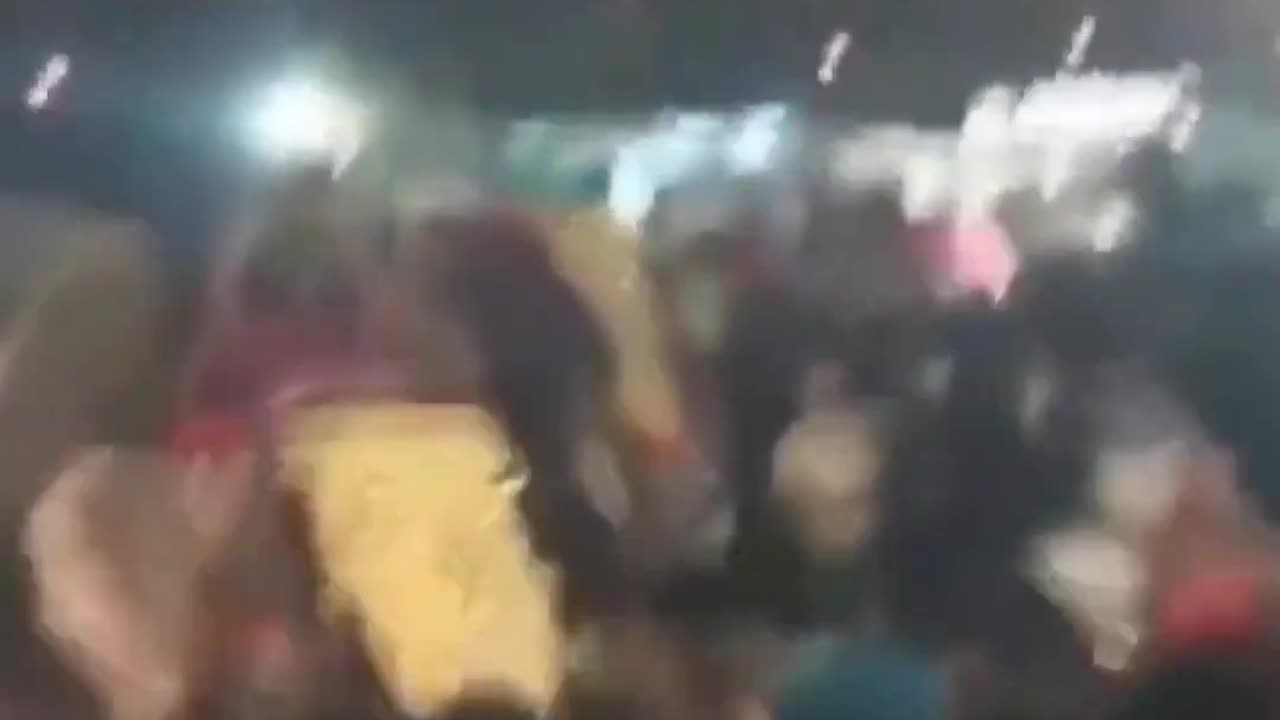 🇮🇳At the Puthiyangadi Festival in India, 17 people were injured, one seriously, due