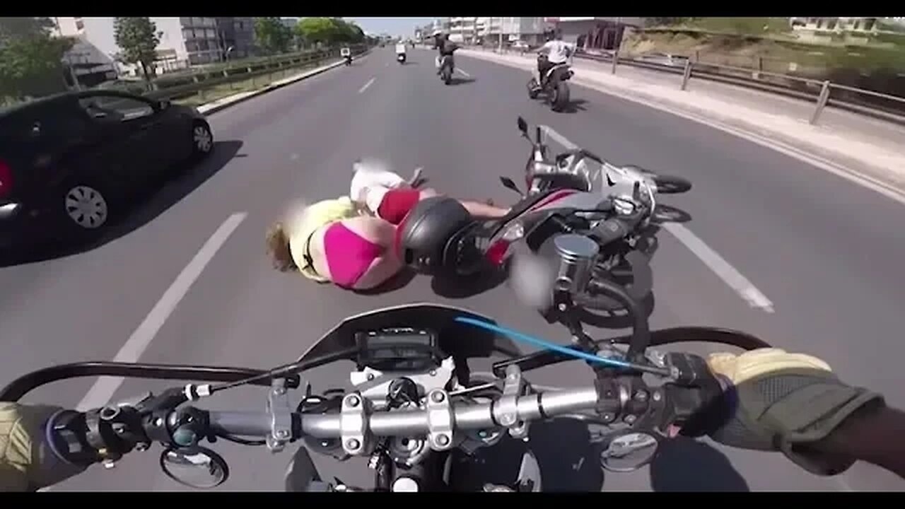 Heart-Stopping Motorcycle Crash on the Winding Roads of Greece