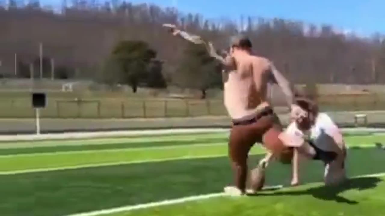 Bro proving that your physical appearance does not define your athletic ability.