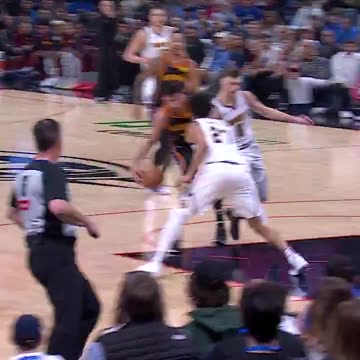 NBA - Chet ROARS after the SPIN and STUFF 💥