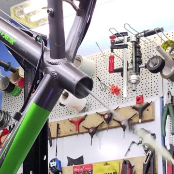 How to clean a bicycle frame so that it doesn't creak.