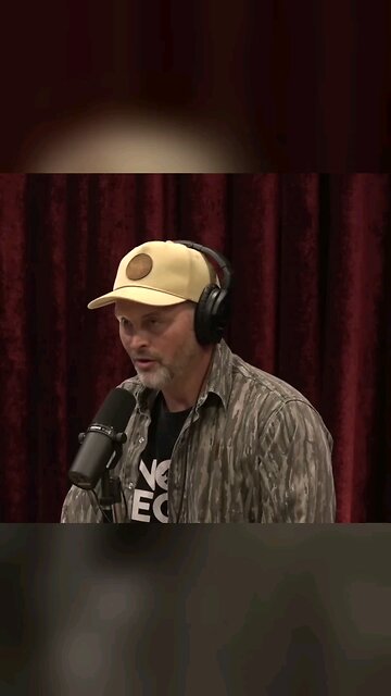 Meet Pedro: The Bowhunter Who Travels the World! #bowhunter #travel #joerogan