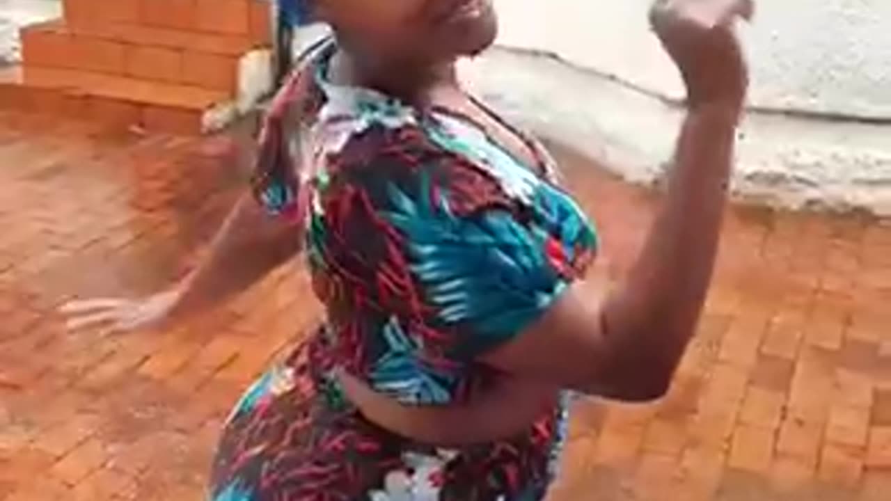 Beautiful Woman Gets Hard on Beat