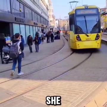 Migrant scares women on the street