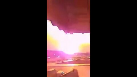 RAW FOOTAGE: Plane Crashes Into Building in Philadelphia. What is going on????