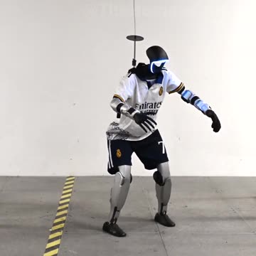 WTFF?!?...CLUNKY HORROR SHYT SHOW COMES TO MIND🤖 - Reloaded from STFN