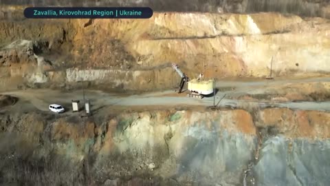 Why_Trump’s_Ukraine_mineral_dealmaking_has_Europe_scrambling___About_That(1080p)