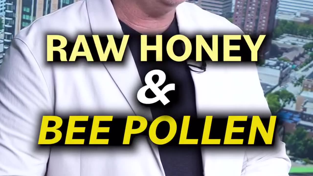 The Incredible Benefits of Raw Honey and Bee Pollen 🍯🐝