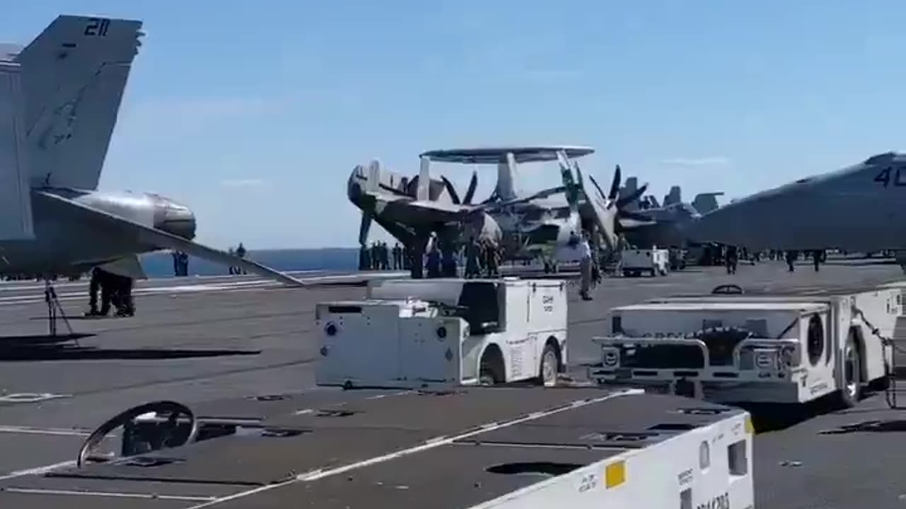 US soldiers have taken to the Chinese Red Note app, sharing aircraft carrier.